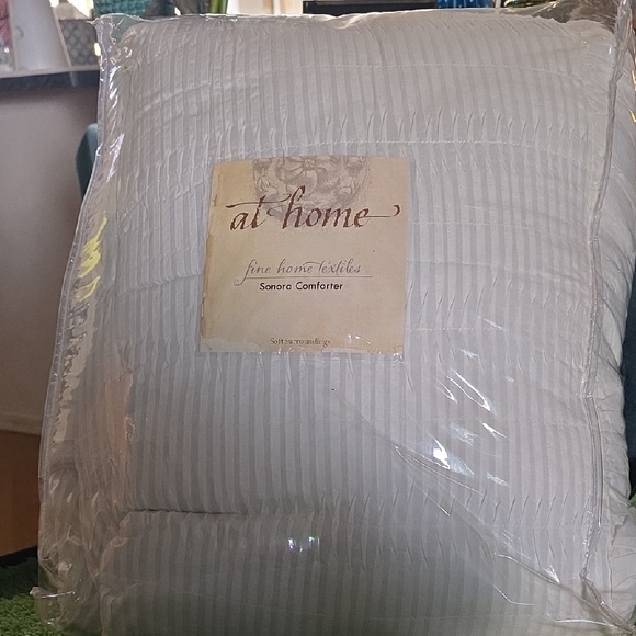 Soft Surroundings Sonora Comforter - Classic White